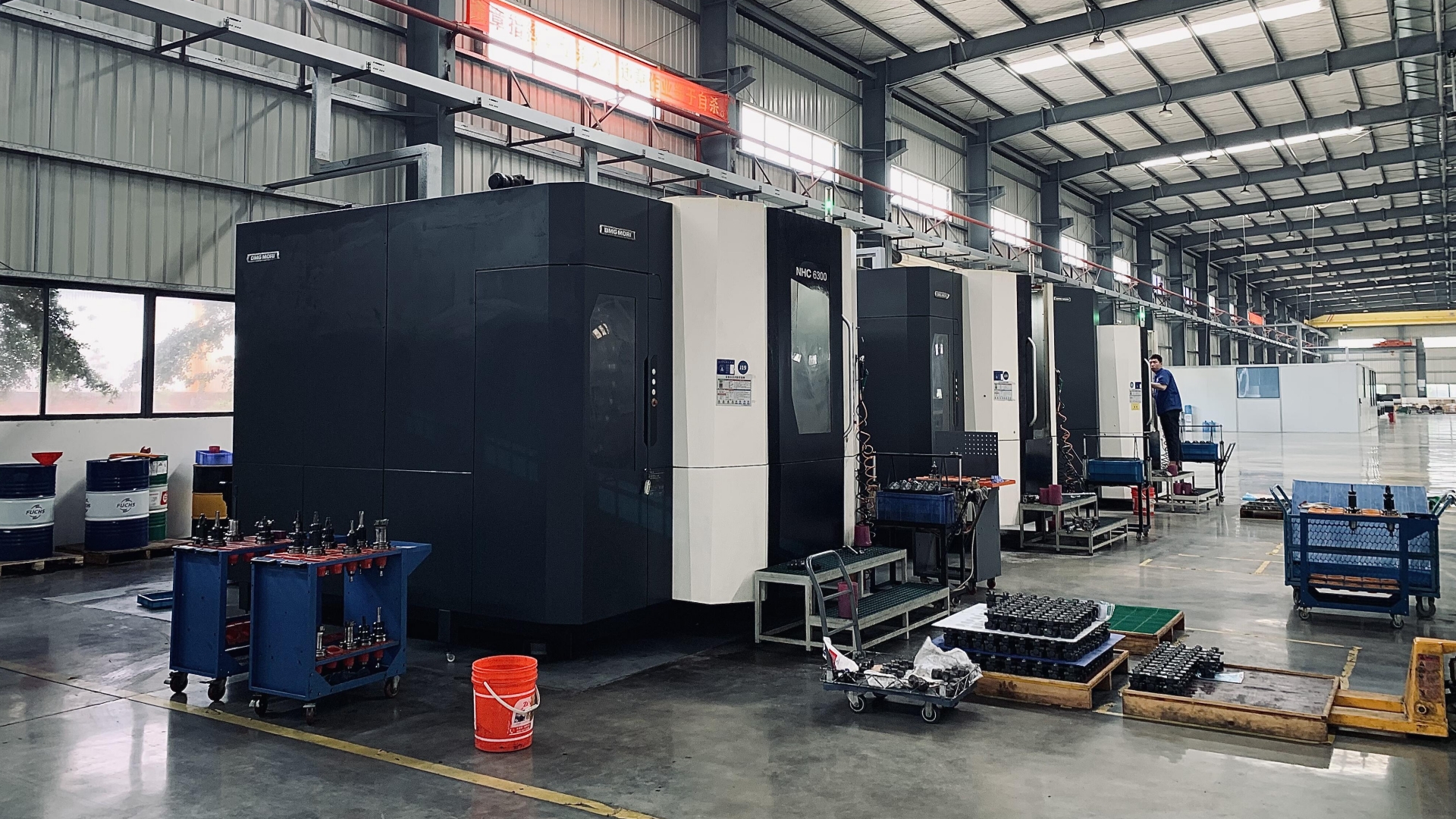 YXT CNC machining workshop in Dongguan