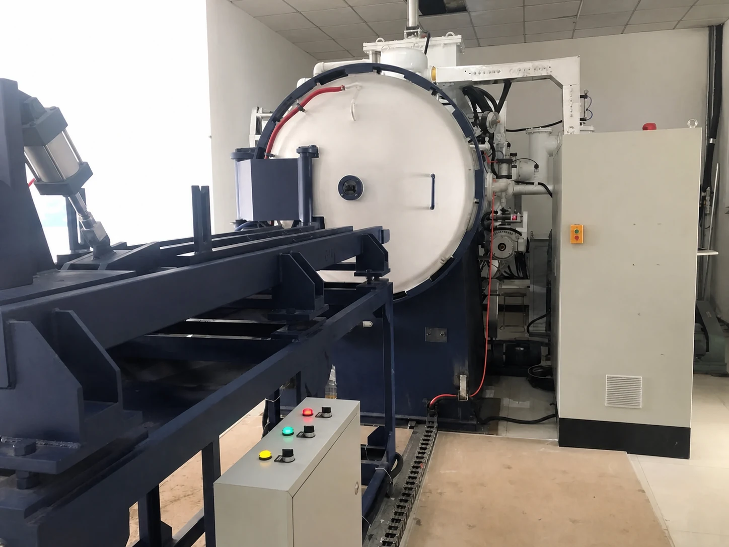 Low pressure vacuum carburizing furnace and loading system